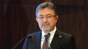 bakan yumakli temaslarda bulunmak uzere yarin cine gidecek L6kietmm.jpg
