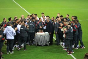 hakan calhanoglu 100 macinda kutlandi QXptDQ7l.jpg