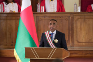 madagaskarda albay randrianirina gecici cumhurbaskani olarak yemin etti PJKeNfK1.jpg
