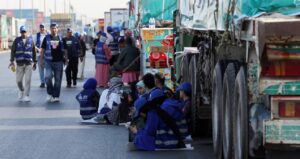 trump hamas anlasmaya uyuyor demesine ragmen gazzeye hala yardim gitmiyor tq5lxI1l.jpg